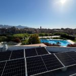 Instal·lació fotovoltaica a la piscina
